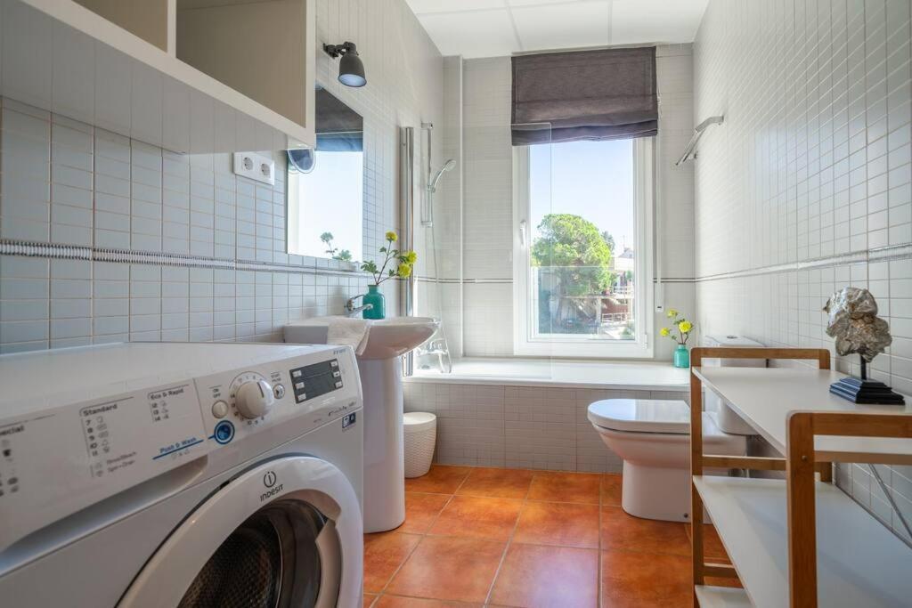 Villa Lovely Breeze, Heerlijk Familiehuis, 7Pers. يوريت دي مار المظهر الخارجي الصورة
