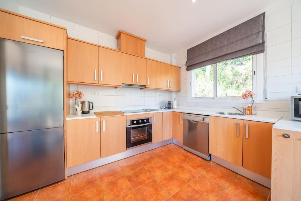Villa Lovely Breeze, Heerlijk Familiehuis, 7Pers. يوريت دي مار المظهر الخارجي الصورة